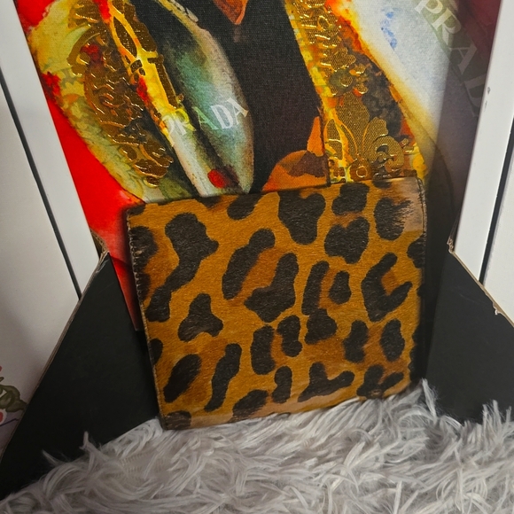 Prada Beautiful Leopard 🐆 Print Compact Wallet (EUC)(LN01319) - Picture 11 of 11